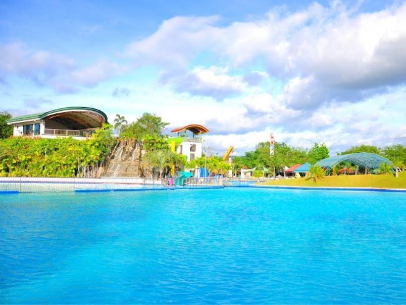 Club Manila East Taytay Apartamento Exterior foto