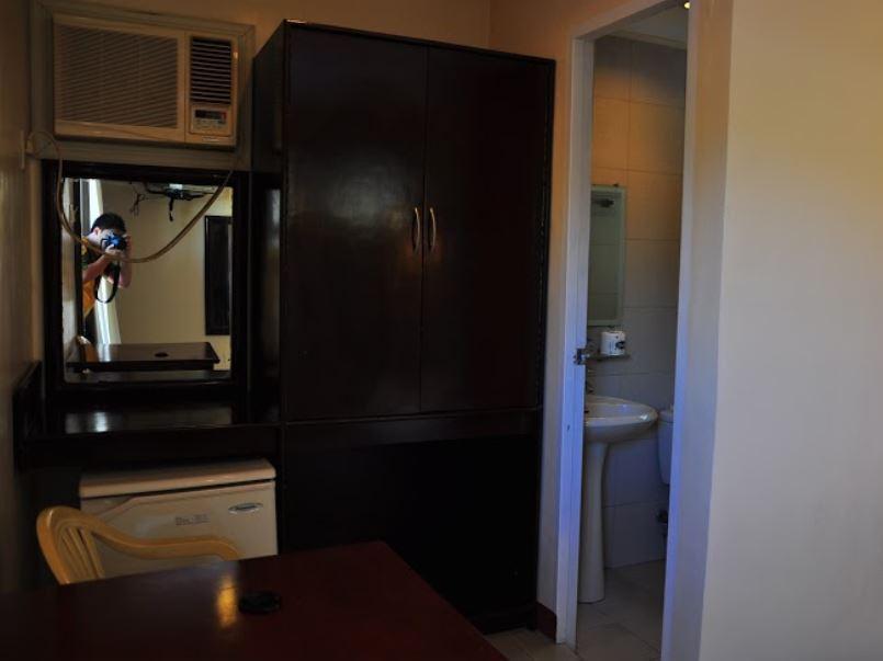 Club Manila East Taytay Apartamento Exterior foto